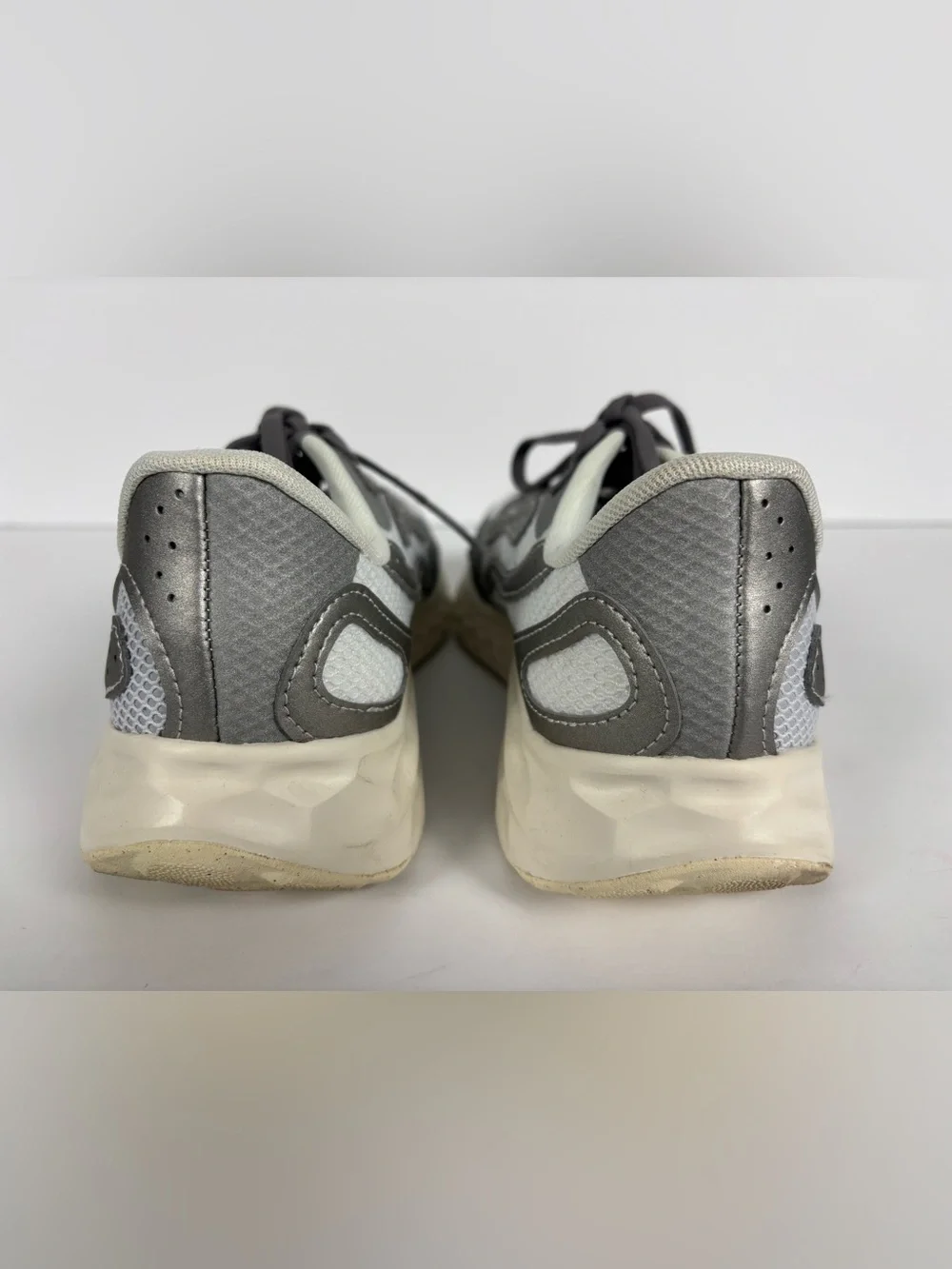 New Balance Fresh Foam Silver Warists Athletic Sneakers - Picture 5 of 8